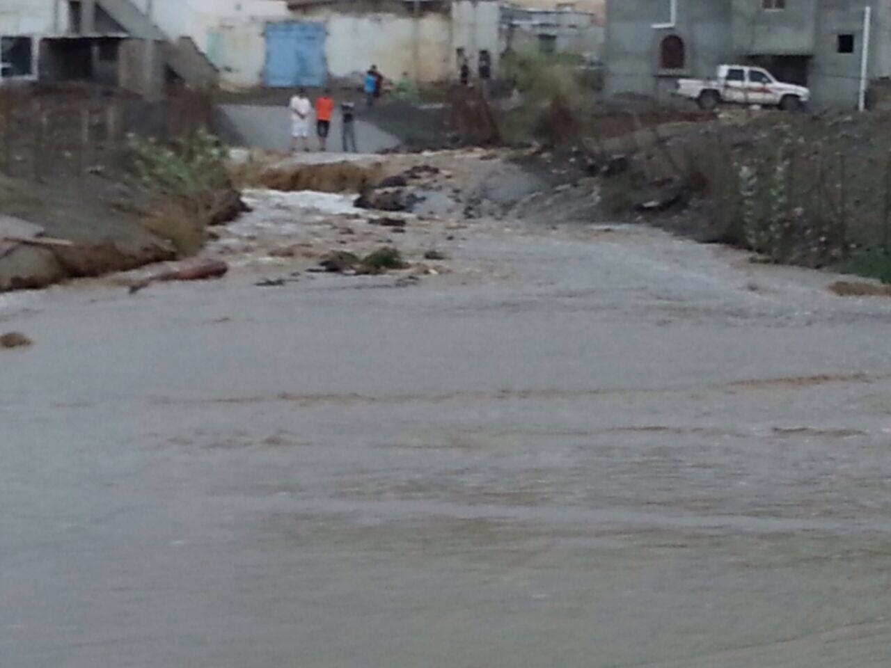 انتشال 7 جثث من ضحايا السيول على طريق قنا – سوهاج