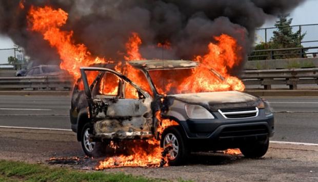 مجهولون يشعلون النار في سيارة مرشح مستقل بالمنوفية