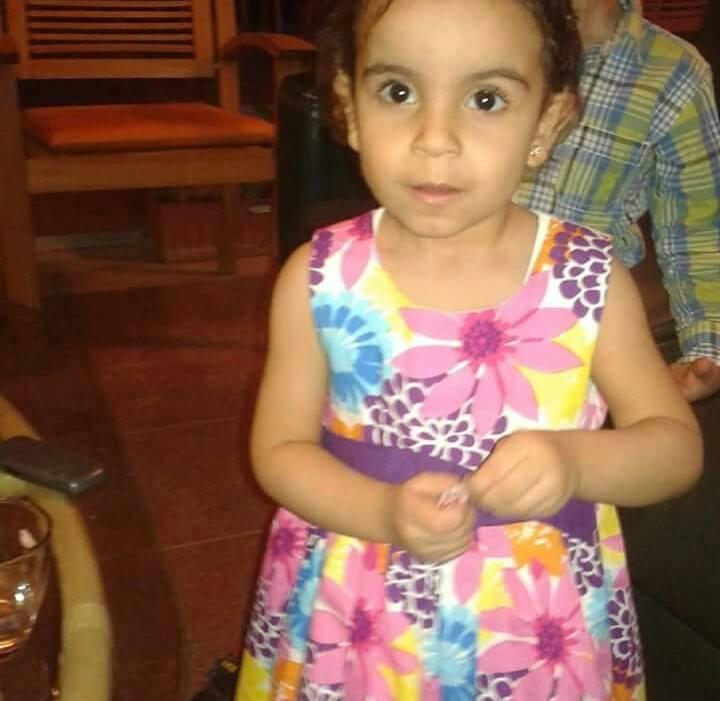 وفاة طفلة بعد نسيانها في أتوبيس المدرسة ومصدرلـ”رصد”: توقف عضلة القلب