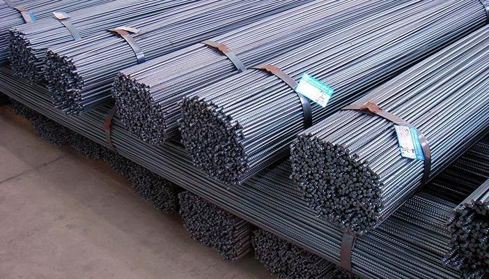 طن الحديد يسجل 4900 جنيه والإسمنت 500