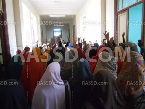 طالبات “دراسات إسلامية” بدمنهور يتظاهرن رفضا لتهجير أهالي سيناء