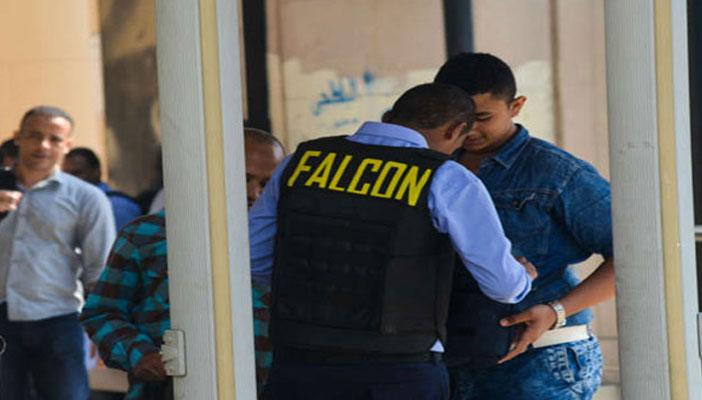 “فالكون”.. من حراسة البنوك إلى المباريات وسط تنبؤات بالفشل