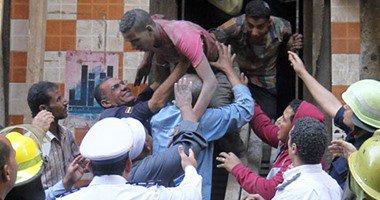 إنقاذ شاب من تحت أنقاض العقار المنهار بالفجالة