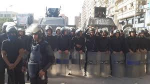 الأمن يحاصر “تجارة دمياط” عقب معرض مناهض لعسكرة الجامعات