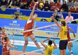 السجن عام لفتاة إيرانية حاولت حضور مباراة للرجال