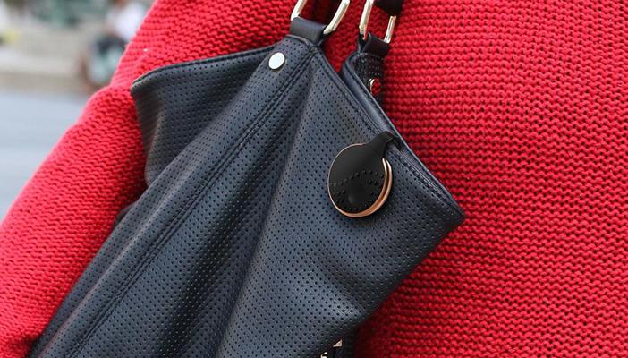 بالفيديو.. “دلاية” إكسسوار جديد لحماية الفتيات من التحرش