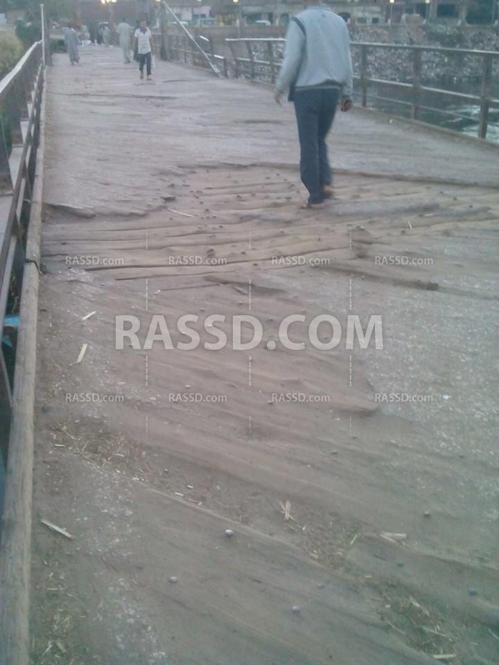 كوبري آيل للسقوط بأسيوط.. وأجهزة الدولة تتفرج