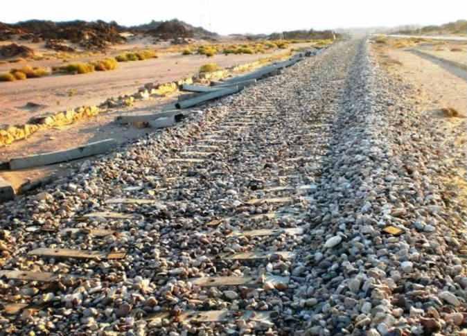 “700 مليون” خسائر سرقة خط حديد سفاجا – قنا