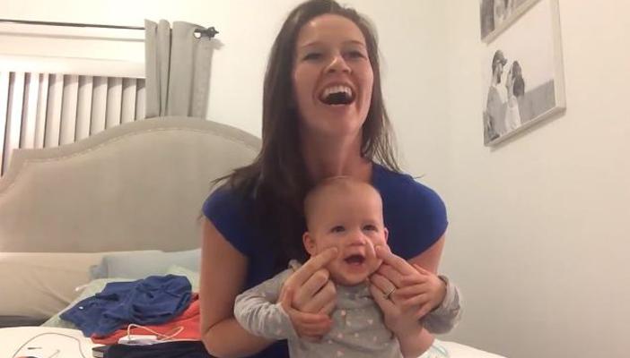 فيديو يحصد أكثر من 4 ملايين مشاهدة لأم تداعب طفلها بطريقة كوميدية