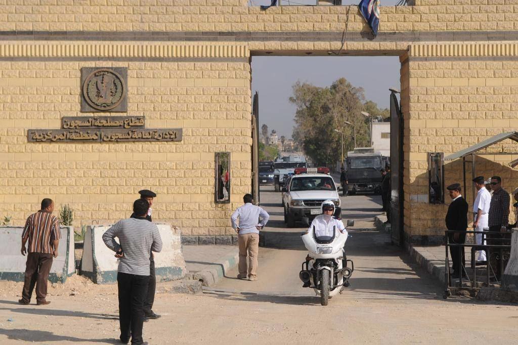 معتقلو طرة: الصبر على أغلال السجون أحب إلينا من استجداء السفاح