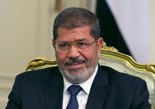 هل المحاكمة “الهزلية” للرئيس مرسي زادته شعبية؟