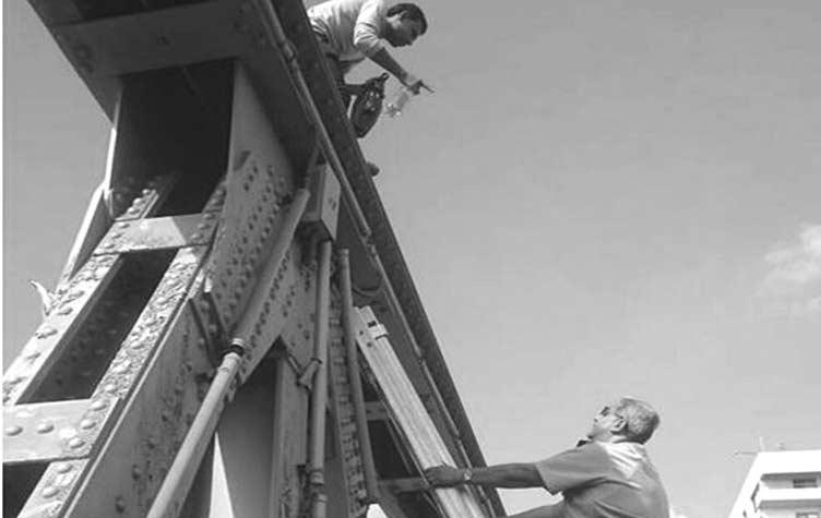 انتحار 4 مصريين عقب تعويم الجنيه