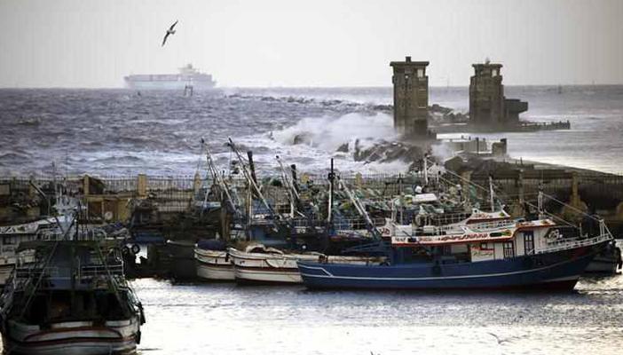 إغلاق حركة الملاحة في “بوغازي والدخيلة” حتى الأحد القادم بسبب الطقس