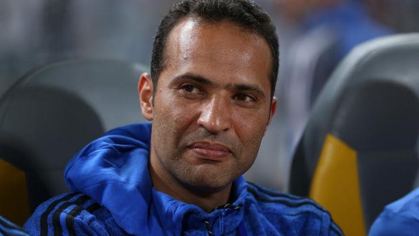 رغم استقالته.. مؤمن سليمان يظهر في مباراة الزمالك أمام الدخيلة