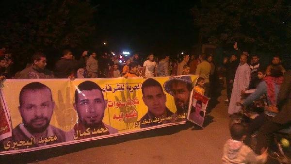 صور| مسيرة في دمياط تطالب بالحرية للمعتقلين