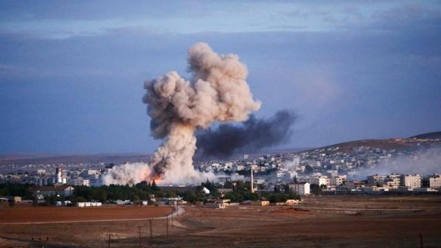 غارات على مواقع “داعش” ومعارك بالحدود اللبنانية