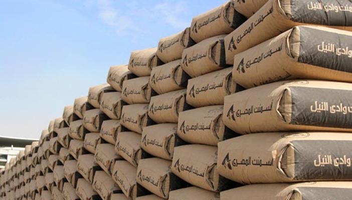 حديد عز بـ5200 جنيه وإسمنت بني سويف يرتفع لـ690 جنيهًا