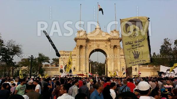 رافضوا الانقلاب يتظاهرون أمام قصر القبة