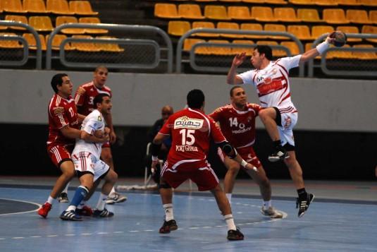 “يد” الأهلي يتلقى أولى هزائمه في الدوري من الزمالك