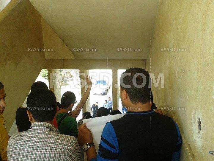 وقفة تتحول لمسيرة بكلية الدراسات الإسلامية في دمياط الجديدة