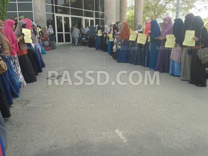 طالبات جامعة الفيوم يهددن بالاعتصام لحين عودة “المفصولات”