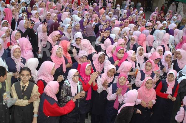 مظاهرات طلابية بمدارس المدينة المنورة ضد تحويلها لحكومية