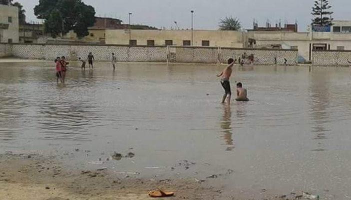 البحيرة.. ملاعب مركز الدلنجات تتحول إلى بحار والحكومة “في غياب تام”
