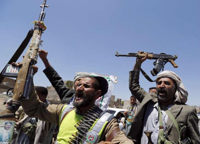 مقتل يمني برصاص مسلحين حوثيين غربي البلاد