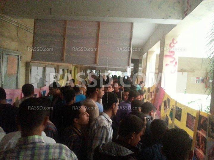 عميد “شريعة” تفهنا يهدد الطلاب المنظمين لمعرض “فضح العسكر”