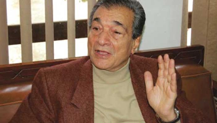 “خدم” قصيدة للشاعر “فاروق شوشة” يهاجم فيها مثقفي مصر