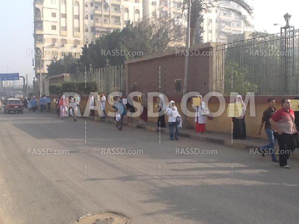 سلسلة بشرية لطب بيطرى الزقازيق ضد الاعتقالات