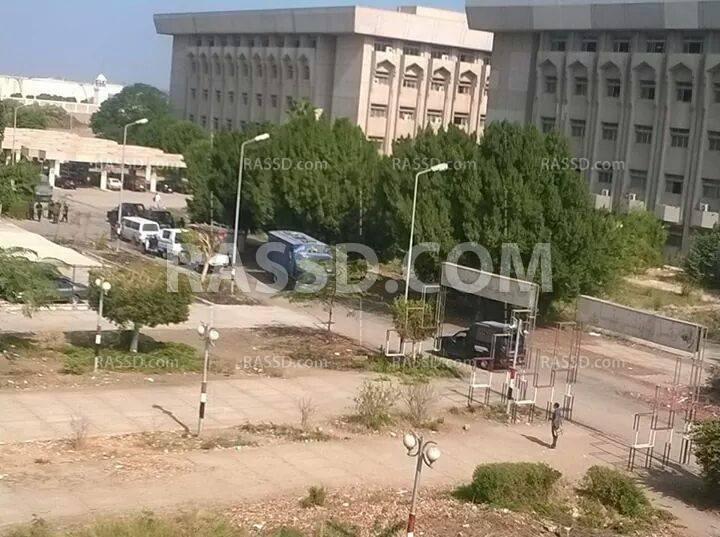 قوات الانقلاب تقتحم جامعة الأزهر في أسيوط