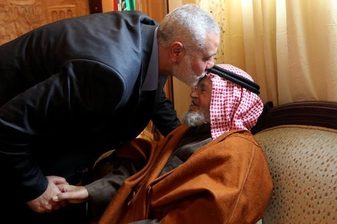 “حماس” تنعي أحد قادتها التاريخيين بعد وفاته بغزة