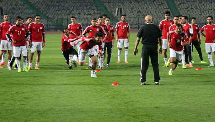 “كوبر” يعتمد على تدريبات خططية بحتة استعداداً لمباراة تشاد غداً