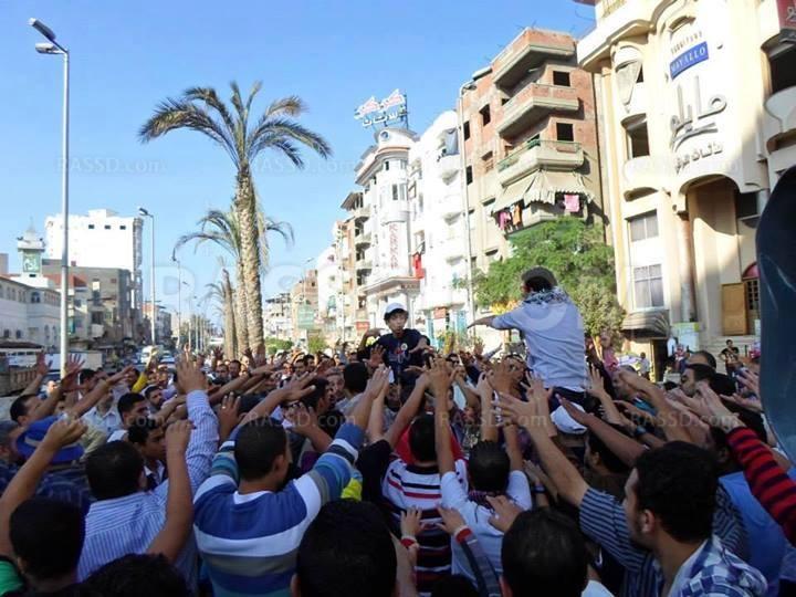 بالصور..وقفة لرافضي الإنقلاب بدمياط