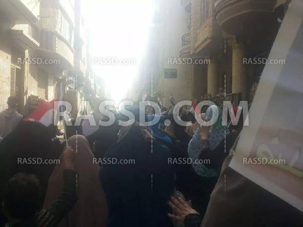 مسيرة نسائية في “هيها” قبل صلاة جمعة “عودوا إلى ثكناتكم”