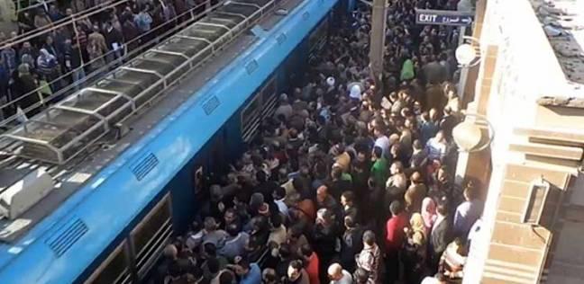 حريق بأحد عربات مترو الأنفاق.. ومصدر: الأعطال متعمدة لرفع سعر التذكرة