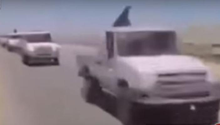 فيديو متداول.. أباتشي تُرافق قافلة تابعة لتنظيم الدولة في سوريا