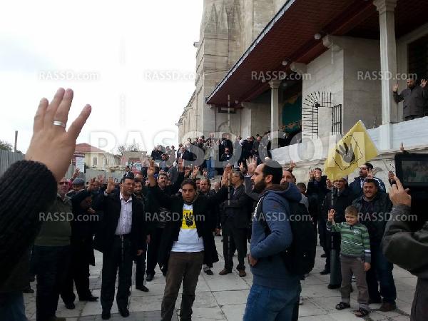 وقفة للمصريين بمسجد الفاتح باسطنبول ضد الانقلاب