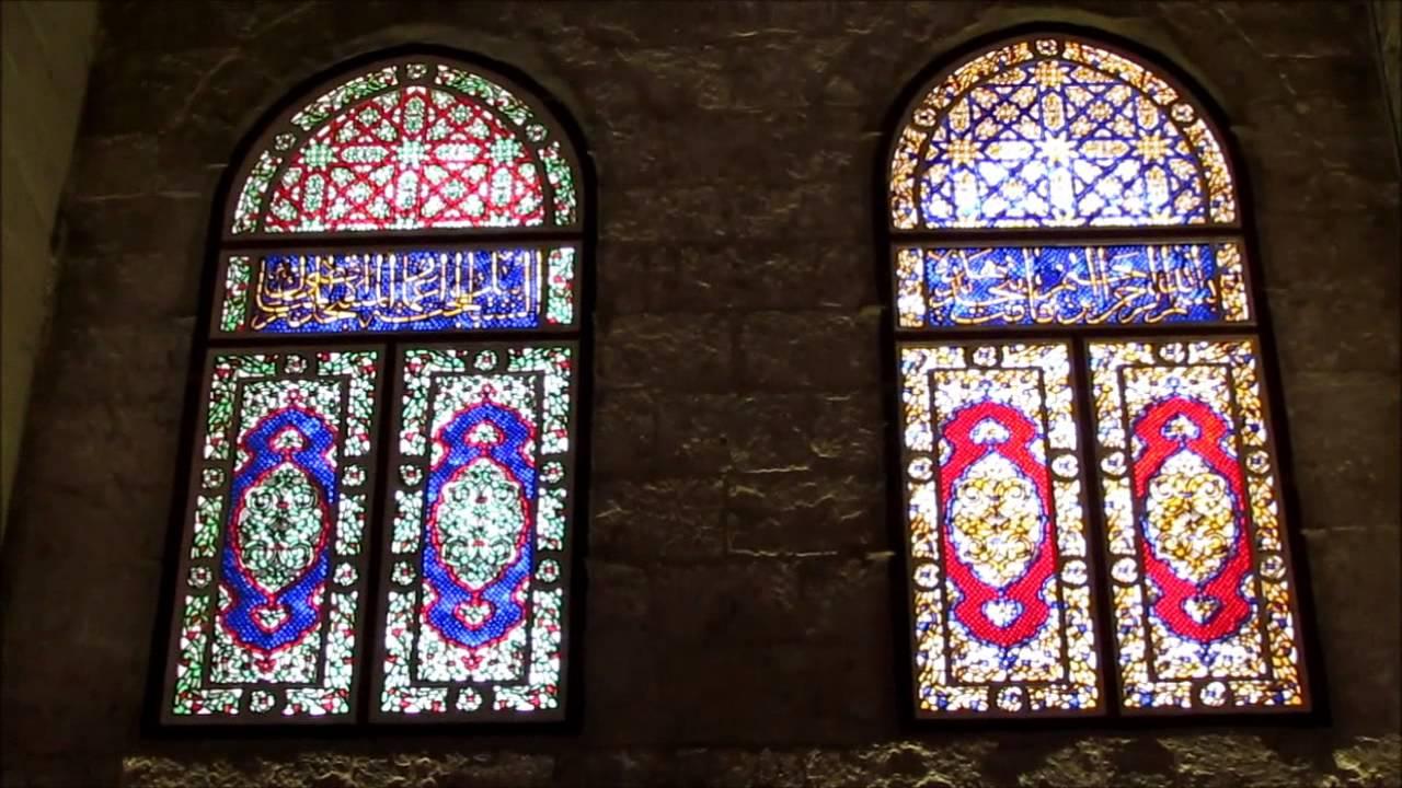 “الأرابيسك والزجاج المعشق والسجاد اليدوي”.. حرف بدأت بالاندثار