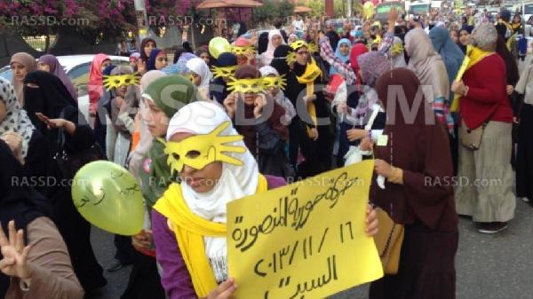 صور ..وقفة لـ”حورية المنصورة” للمطالبة بالإفراج عن المعتقلات