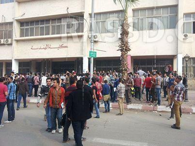 طلبة هندسة الزقازيق يواصلون إضرابهم بعد اعتداء الداخلية