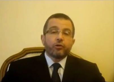 نشطاء يتداولون فيديو لهشام قنديل يقدم شهادته بحق الرئيس مرسي