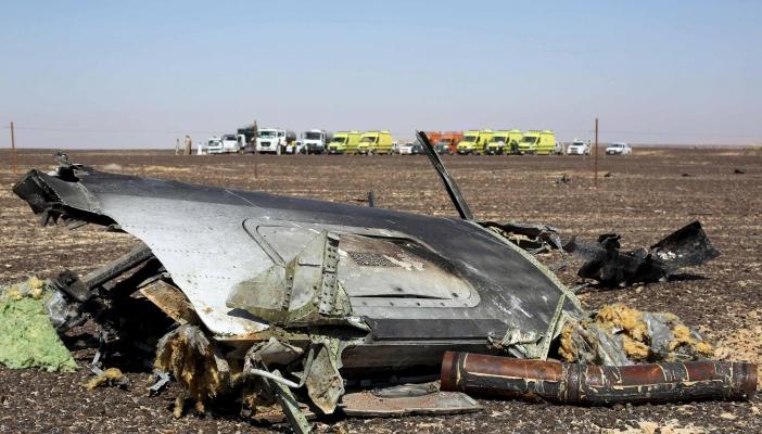 أزمة سقوط الطائرة.. روسيا تهدد و”مصر” تصمت والإعلام يهاجم “بوتين”