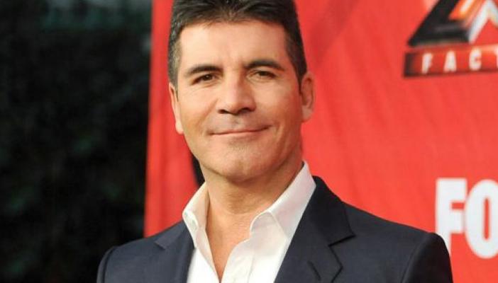 مؤسس “ذا إكس فاكتور” يدفع 3000 دولار للحصول علي حمامه اليومي