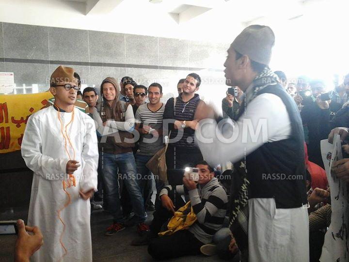 مسرحية تتبعها مسيرة تنديدًا بالانقلاب في جامعة دمنهور