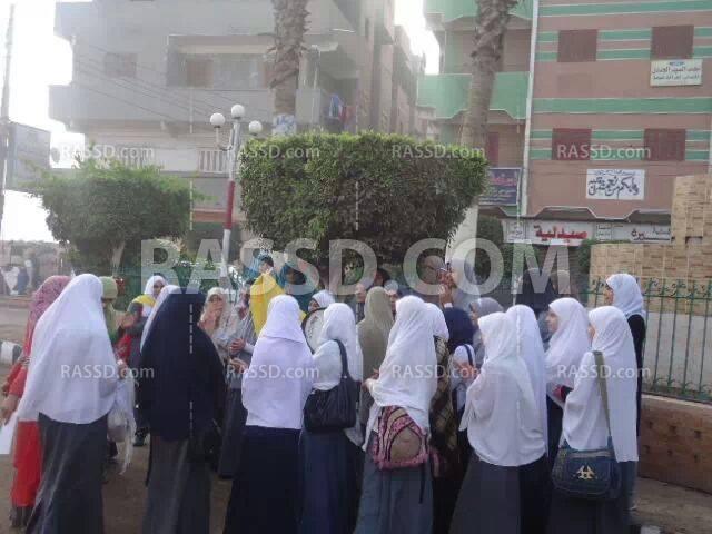 وقفة  لطالبات ثانوي بالشرقية تنديدًا باعتقال زملائهم