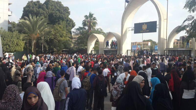 طرد أمن الانقلاب خارج أسوار جامعة أسيوط