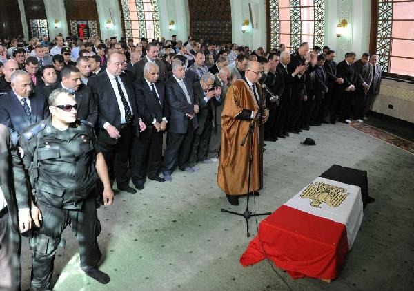 الببلاوي يشيع جنازة مسئول التطرف الديني بأمن الدولة