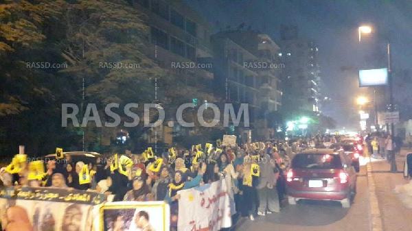 بالصور..مسيرة لأهالي المعادي تنديدًا بالإنقلاب